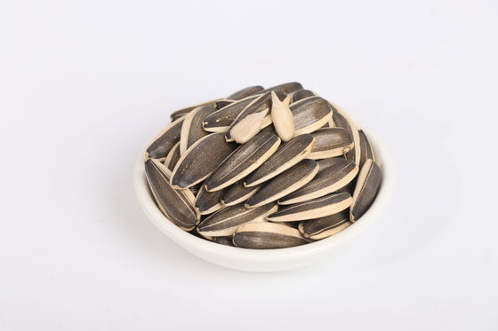 بذور عباد الشمس السماوية المغذية