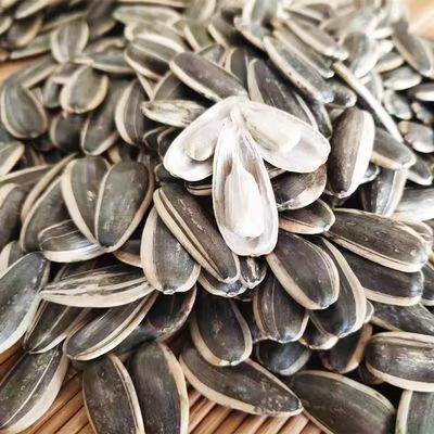 99.9 ٪ بذور عباد الشمس النقية لخلق وجبات خفيفة لذيذة وتلبية احتياجات العملاء